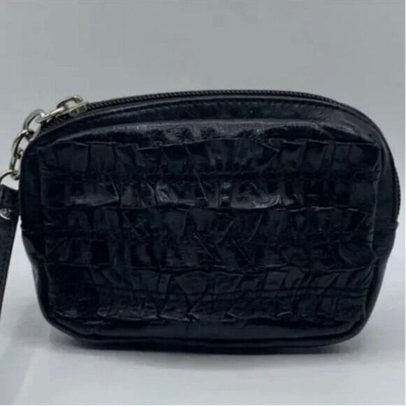 Clutches_&_Wristlets